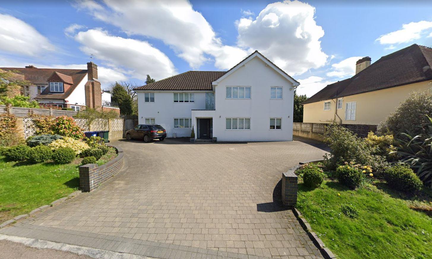 5 bed property in Austell Gardens, Mill Hill